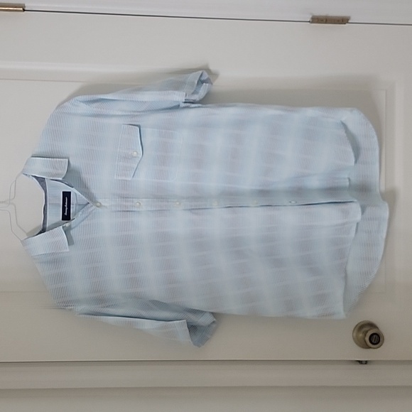 Tommy Bahama Size XL Blue Short Sleeve Button Down Shirt, Gently Used Condition - Picture 1 of 8